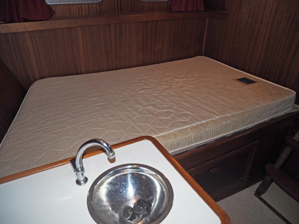 Aft cabin, Accommodation